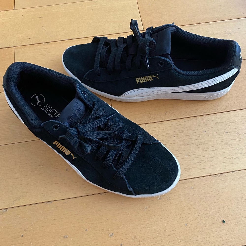 Puma Soft Foam Suede Sneakers size 8 in women
